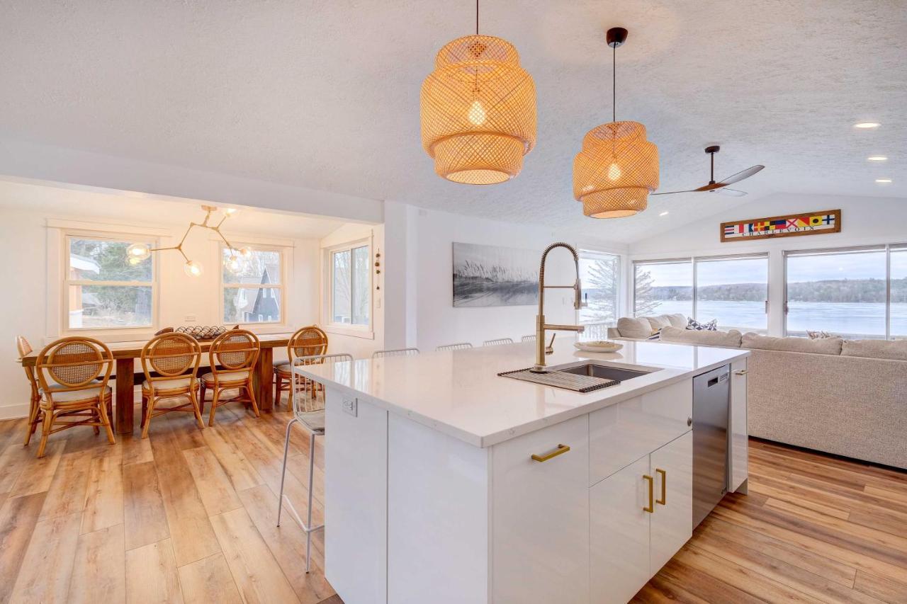East Jordan Vacation Rental On Lake Charlevoix! المظهر الخارجي الصورة
