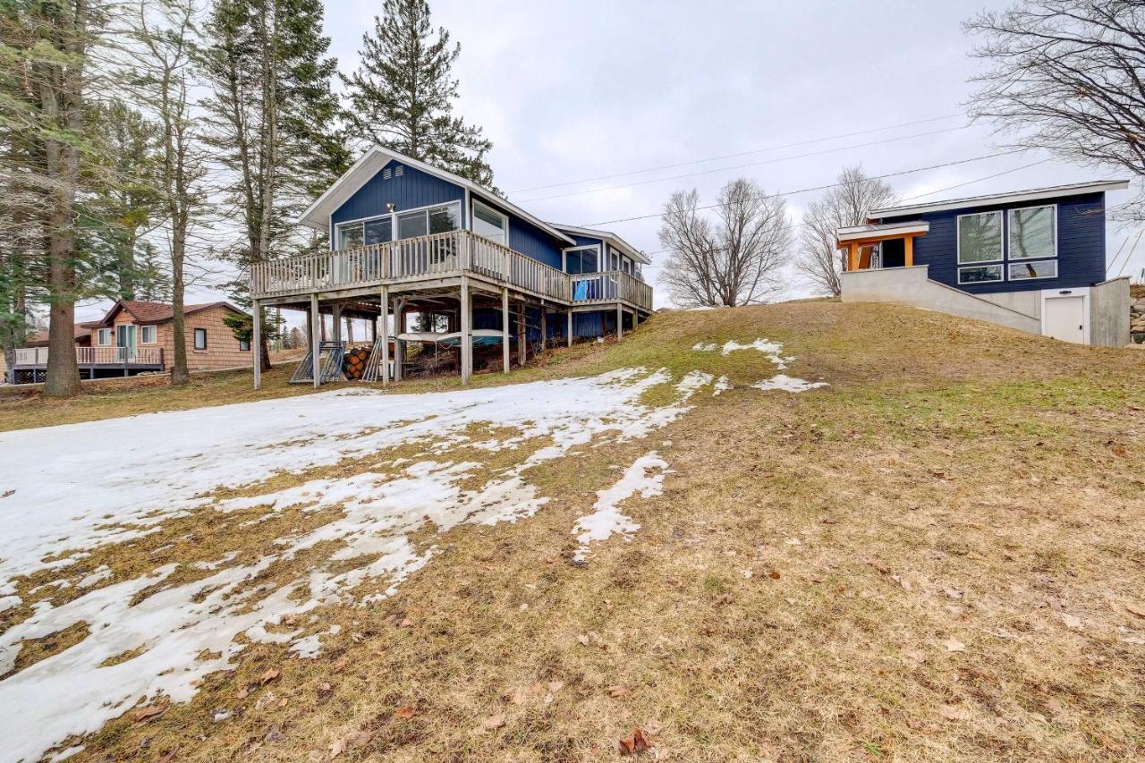 East Jordan Vacation Rental On Lake Charlevoix! المظهر الخارجي الصورة