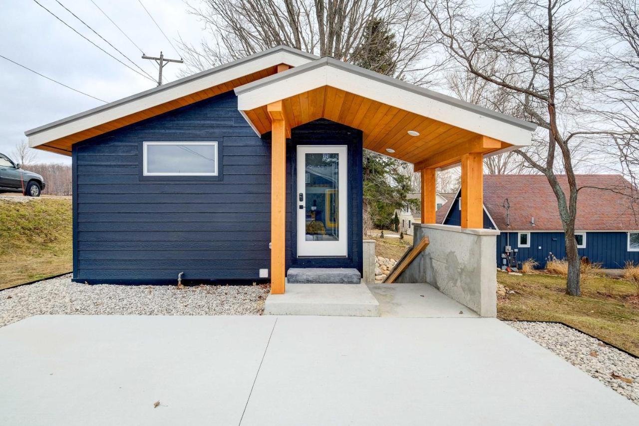 East Jordan Vacation Rental On Lake Charlevoix! المظهر الخارجي الصورة